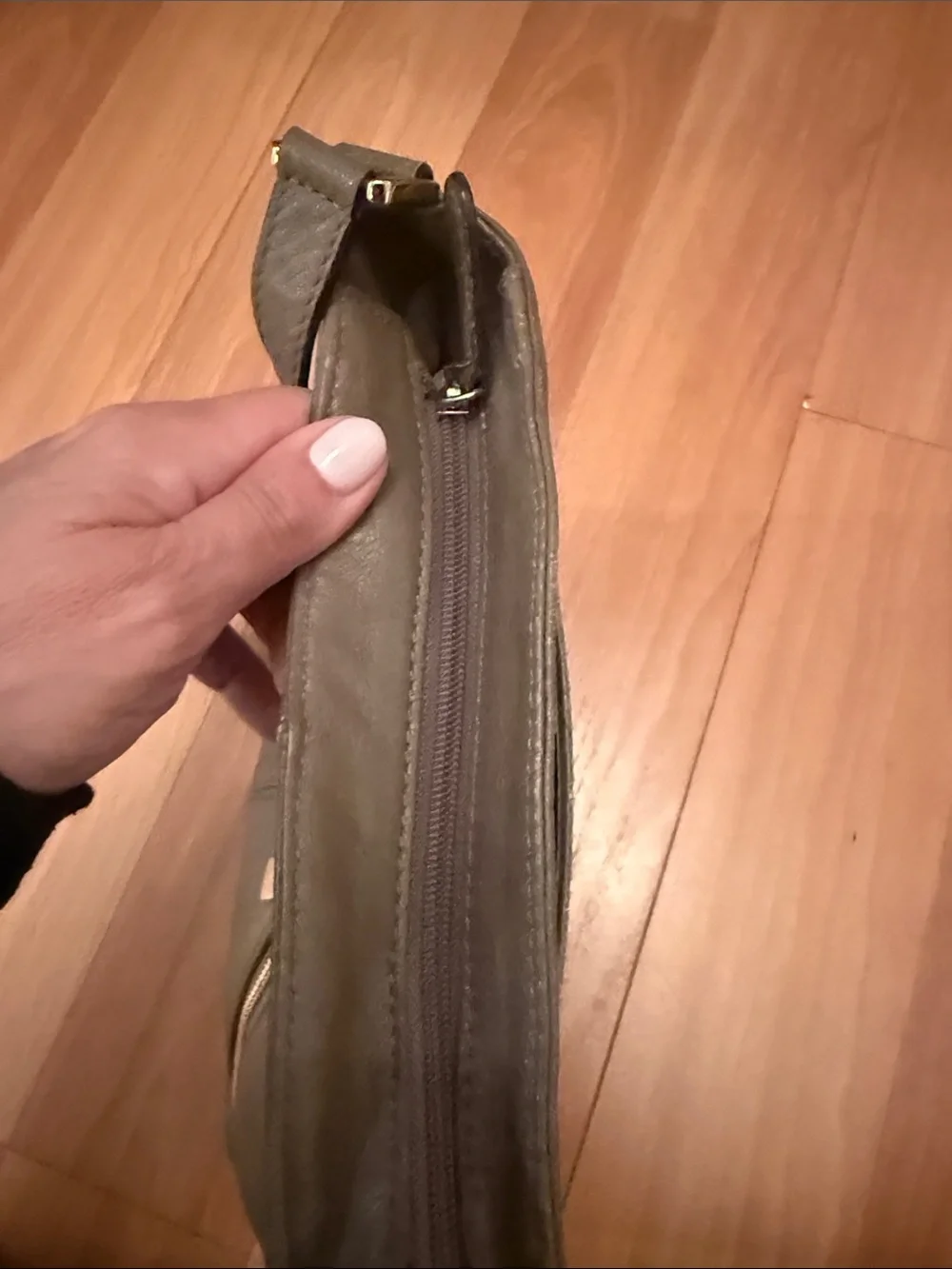 Michael Kors casual crossbody hardware